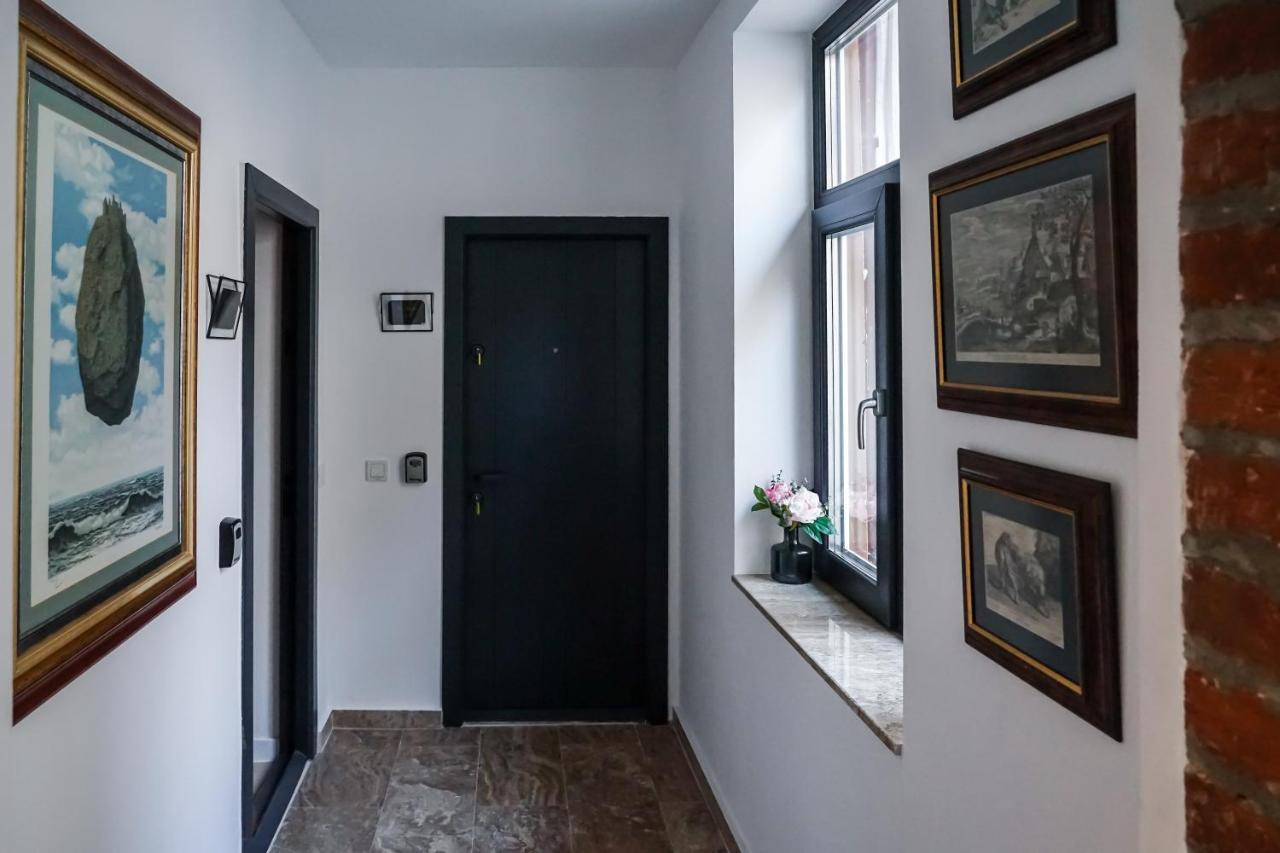 Appartamento The Chic Retreat Bucarest Esterno foto