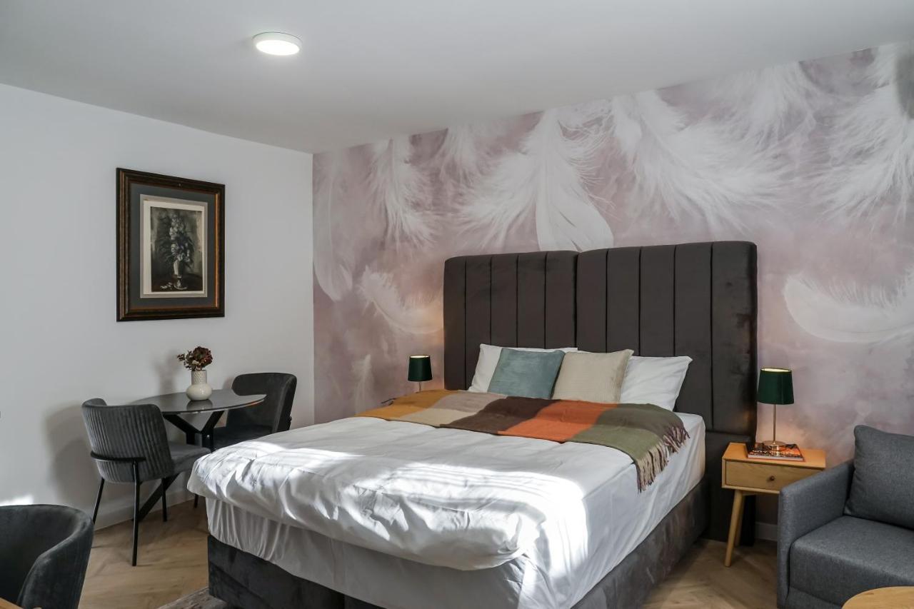 Appartamento The Chic Retreat Bucarest Esterno foto
